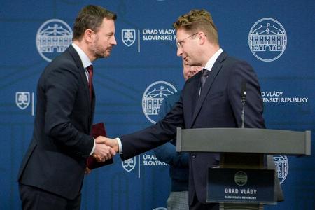 PM Eduard Heger and Medical Trade Unions chair Peter Visolajský reached an agreement on November 26.