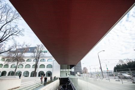 What is it about Slovak architecture that interest the French?