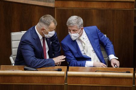 Sme Rodina leader Boris Kollár (right) and Health Minister Vladimír Lengvarský (OĽaNO nominee). 