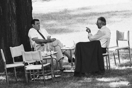 Slovak PM Vladimír Mečiar (left) and Czech PM Václav Klaus hold a talk in Brno, Czech Republic, on August 26, 1992.