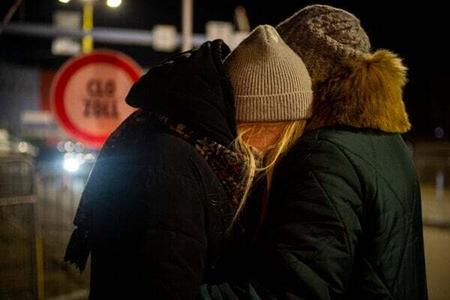 Female refugees from Ukraine at the Vyšné Nemecké border crossing.