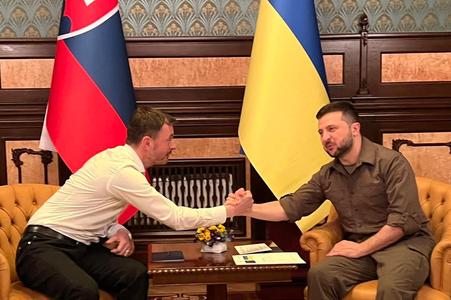 PM Eduard Heger met Ukrainian President Volodymyr Zelensky in Kyiv on April 8, 2022. 