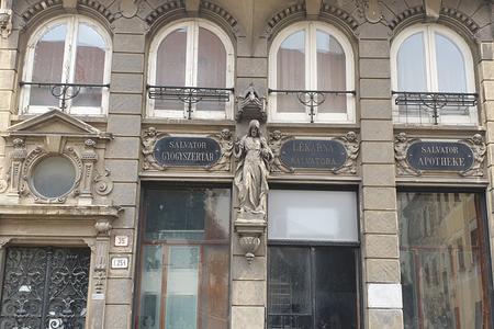 Bratislava's iconic Salvator pharmacy is being revived: Restorers are now at work