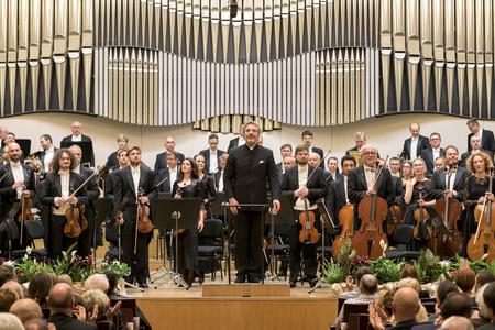 Conductor Daniel Raiskin and the Slovak Philharmonic Orchestra open the 74th season in 2022 in Bratislava.