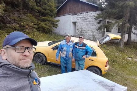 Volunteers open the first shelter on Orava.