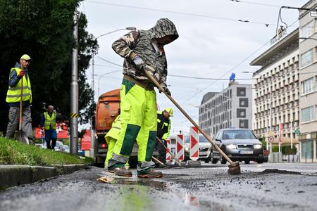 New cycle paths are being built on the Danube embankment in Bratislava.