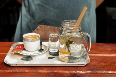 Solidarity café.