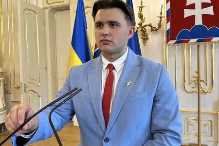 Владислав Яцьковий в очікувані пресконференції президентів Володимира Зеленського та Зузани Чапутової в президентському палаці, 7 липня 2023 року Джерело: особистий архів Владислава Яцькового