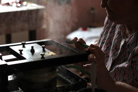 Making oplátky.