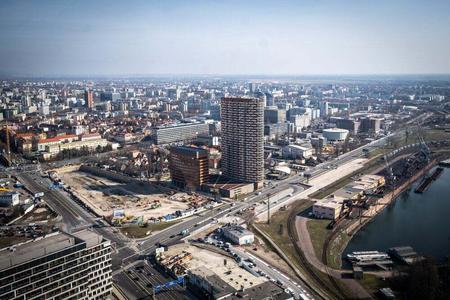 The land where the project Downtown Yards is to be build is in the centre-left.