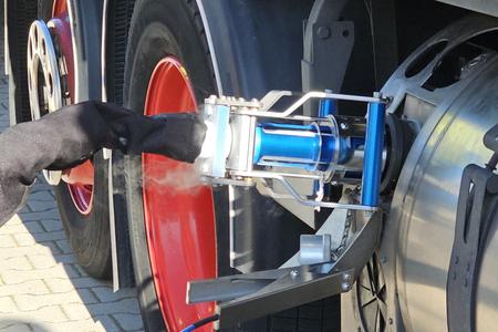 Refuelling LNG is similar to refuelling petrol or diesel.