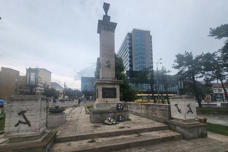 The decision to restore communist sickle-and-hammer symbols is prompting resentment in Košice. The motif is widely regarded as a symbol of modern-day Russian irredentism, and is used as such by Russian nationalists.
