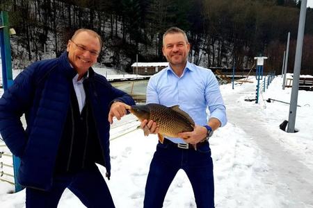 Smer MP Ľubomír Vážny (l) and Smer politician Peter Pellegrini in 2018.