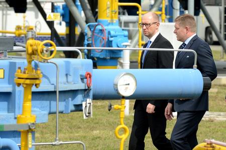 September 2014: Prime Minister Robert Fico and Ukrainian Prime Minister Arseniy Yatsenyuk inaugurate the reverse gas flow to Ukraine.