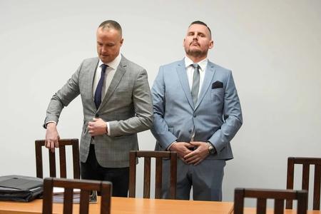 Daniel Bombic (right) with his attorney David Lindtner.