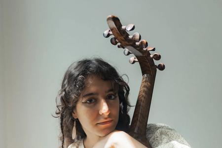Avin Ahmadi will perform at Rakúske kultúrne fórum in Bratislava.