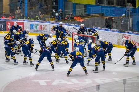 Spišská Nová Ves players huddle before their March 2 match against Slovan Bratislava in the Tipos Extraliga, played in Spišská Nová Ves.