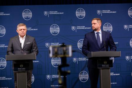 PM Robert Fico (left) and Health Minister Kamil Šaško during a press conference. 
