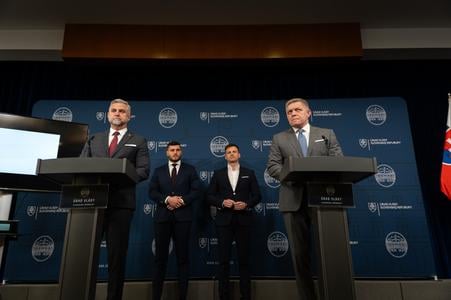 From right to left: PM Robert Fico, Government Office Chief Juraj Gedra, Smer MP Richard Glück and Smer MP Tibor Gašpar at a press conference titled "How the Čurilla group wanted to christen a book with our blood" on 8 April 2025 in Bratislava.