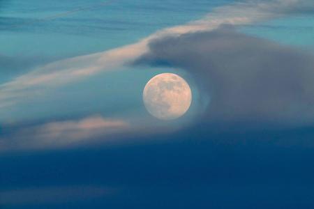 On Sunday, a so-called micromoon will appear. It occurs when the Moon is near its furthest point from Earth.