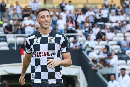Boženík ostáva v „klube darebákov“. Jeho prestup stroskotal na komickom nedorozumení