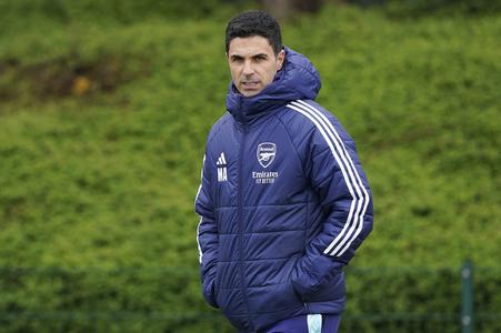 KK25 Londýn - Na snímke tréner Arsenalu Mikel Arteta počas tréningu pred stredajšou odvetou štvrťfinále Ligy majstrov proti Realu Madrid v Londýne v utorok 15. apríla 2025. FOTO TASR/AP.Arsenal manager Mikel Arteta during a training session in London, England, Tuesday, April 15, 2025, ahead of the Champions League soccer match between Real Madrid and Arsenal London. (Jonathan Brady/PA via AP)