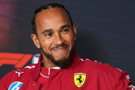 Lewis Hamilton chce s Ferrari získať rekordný ôsmy titul majstra sveta.
