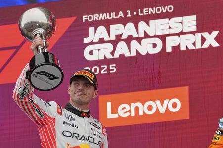 Max Verstappen je tretí víťaz tretej veľkej ceny v sezóne 2025.