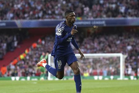 Ousmane Dembele sa teší z gólu do siete Arsenalu.
