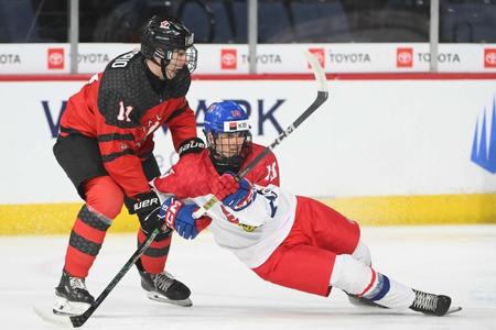 Kanada zdolala Česko na MS hráčov do 18 rokov vo štvrťfinále.