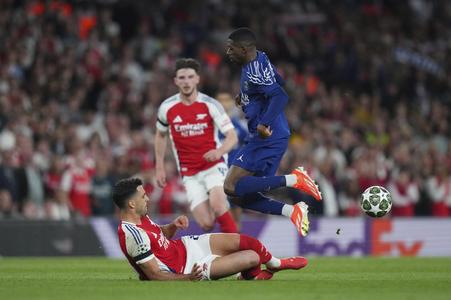 Fotografia zo zápasu semifinále Ligy majstrov medzi Arsenalom a PSG.