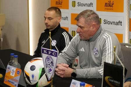 Kapitán Martin Šimko a hlavný tréner Komárna Mikuláš Radványi.