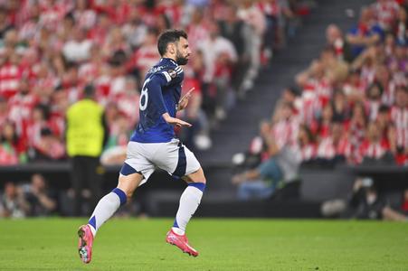 Hráč Manchestru United Bruno Fernandes sa teší z gólu počas prvého zápasu semifinále Európskej ligy Athletic Bilbao - Manchester United.