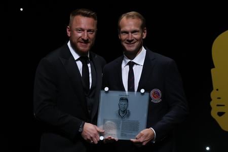 Marián Hossa s Nicklasom Lidströmom.