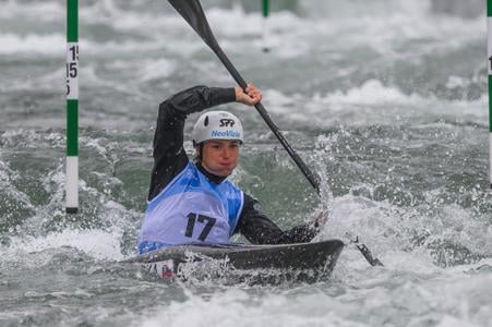Na snímke slovenská vodná slalomárka Soňa Stanovská v semifinálovej jazde počas pretekov v kategórii K1 na majstrovstvách Európy vo vodnom slalome vo francúzskom Vaires-sur-Marne pri Paríž.