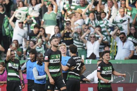 Pedro Goncalves zo Sportingu Lisabon oslavuje gól v sieti súpera - Vitorie SC.
