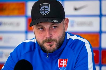 Na snímke tréner slovenskej reprezentácie malého futbalu Peter Barnišin počas tlačovej konferencie pred majstrovstvami sveta v malom futbale.