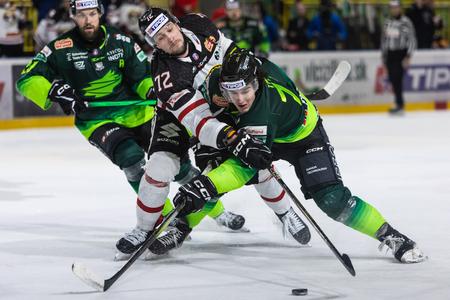 Na snímke zľava Peter Galamboš (Žilina), Lukáš Kozák (Banská Bystrica) a Daniel Vladimír Tkáč (Žilina).