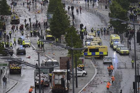 VIDEO: Oslavy jubilejného titulu Liverpoolu poznačila tragédia, do davu fanúšikov vrazilo auto
