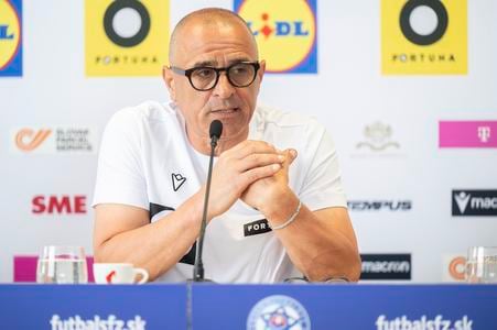 Začína sa omladzovanie reprezentácie, výsledky nie sú prvoradé, hlási Francesco Calzona