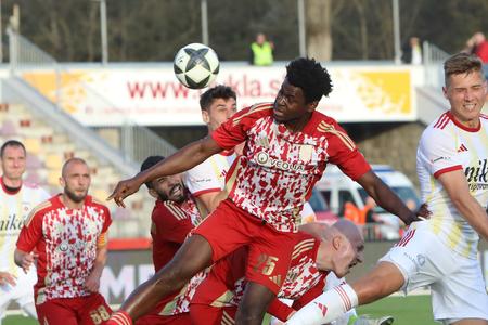 Na snímke Ivan Anokye Mensah (Banská Bystrica) počas odvety semifinále Slovnaft Cupu MFK Dukla Banská Bystrica - MFK Ružomberok.
