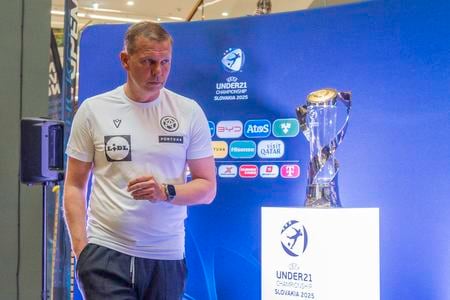 Sme málo čitateľní, to môže byť naša výhoda, hovorí po nutnom reze v kádri tréner reprezentácie do 21 rokov Jaroslav Kentoš