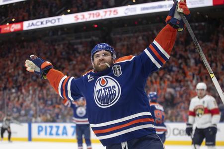 V Edmontone odštartovalo finále NHL vo veľkom tempe, Draisaitl sa postaral o nezabudnuteľný moment