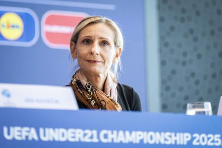 Členka výkonného výboru SFZ Mária Berdisová počas tlačovej konferencie.