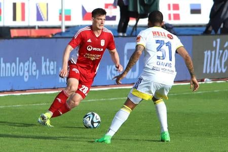 Zľava Marian Pišoja (Banská Bystrica) a Eric Davis (Košice).