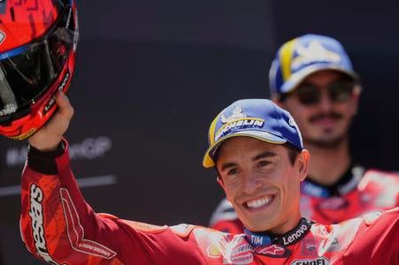 Marc Marquez sa teší z víťazstva na Veľkej cene Aragónska v Španielsku.