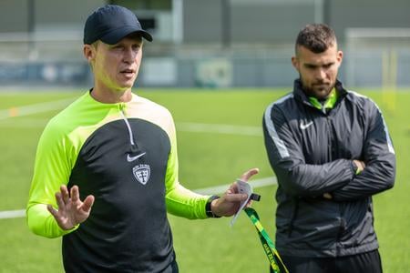 Žilinčania dočasne v azyle u mládežníkov v Strážove. Faško chce dokončiť Ščasným začaté dielo
