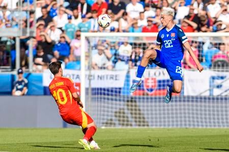 Zápas proti Španielom nedohral pre zdravotné problémy, Riga mrzeli defenzívne chyby
