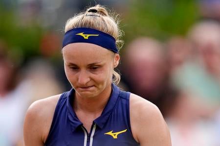 Rebecca Šramkova počas zápasu proti Emme Raducanuovej.