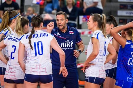 Michal Mašek so svojimi zverenkyňami sa v Radome pokúsi zabojovať o postup na Final Four.